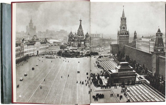 Москва. Moscow. Moscou. Moskau. [Альбом] / Оформ. худож. Г. Фишера. М.: ИЗОГИЗ, 1956.